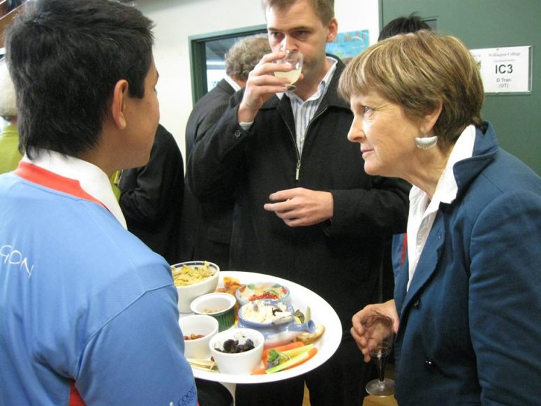 1012727_10201175857472789_230432274_n