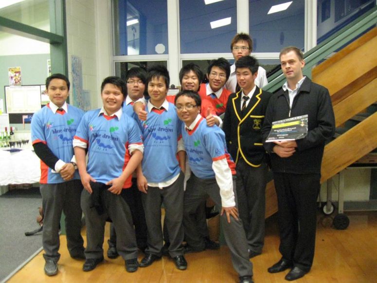 970290_10201175872393162_1314558470_n