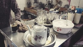 Den-nhi-uong-ca-phe-bia-hoi06-49cb3